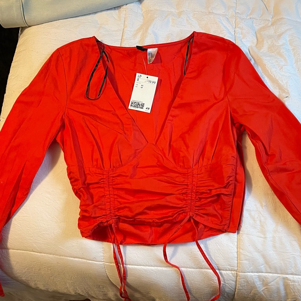 H&M red long sleeve top